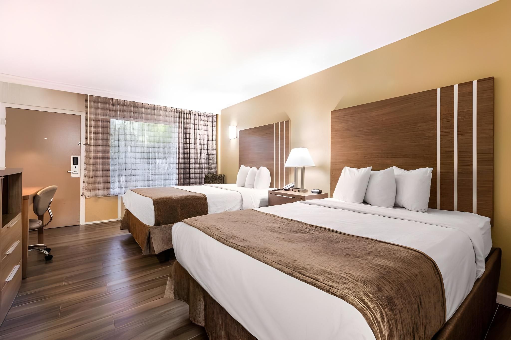 undefined Rodeway Inn & Suites Fort Lauderdale Airport & Cruise Port 4