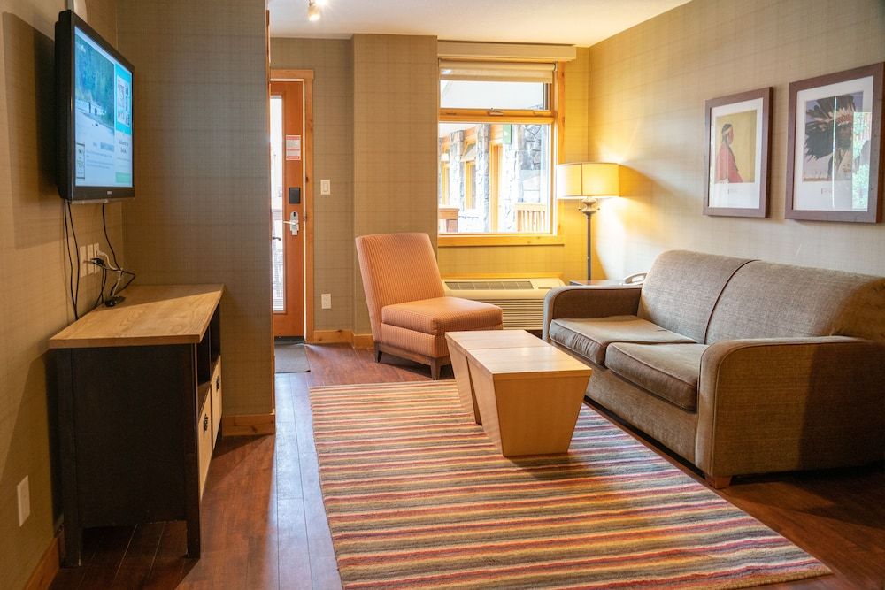 undefined The Fox Hotel and Suites 3