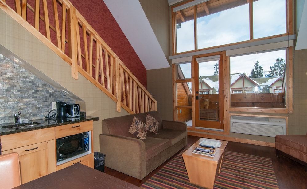 undefined The Fox Hotel and Suites 2