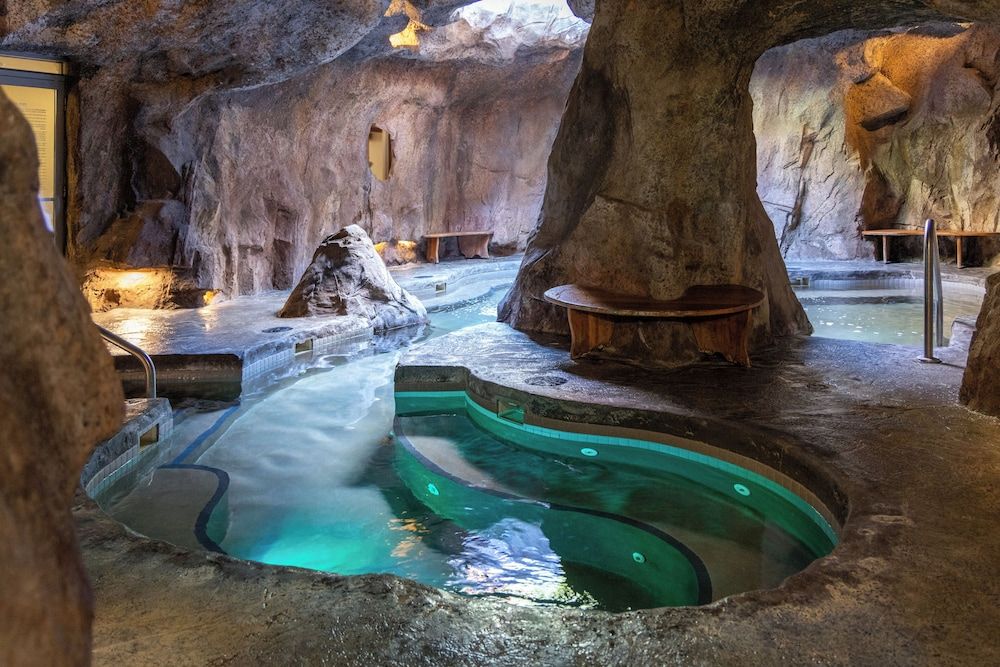 undefined The Fox Hotel and Suites