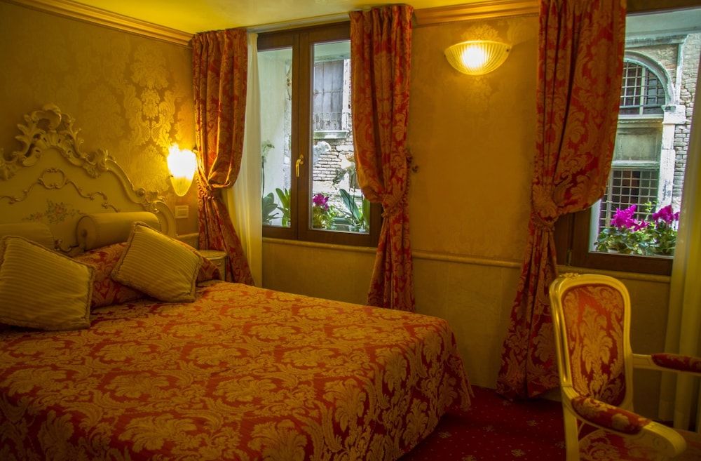 Hotel Becher Classic Double Room 2