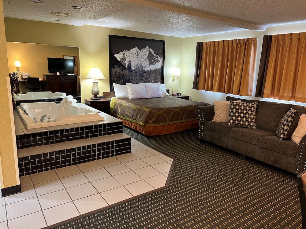 Suite, 1 King Bed, Non Smoking