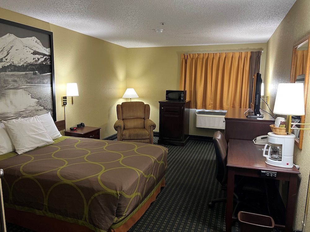 Standard Room, 1 Queen Bed