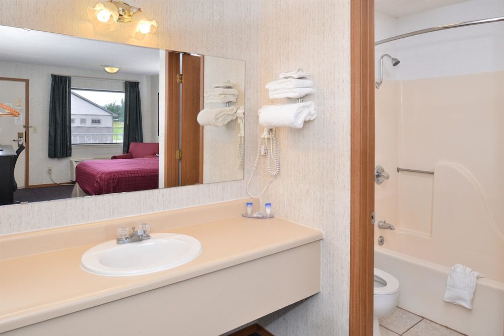 Americas Best Value Inn Knob Noster Room, 1 King Bed, Non Smoking 6