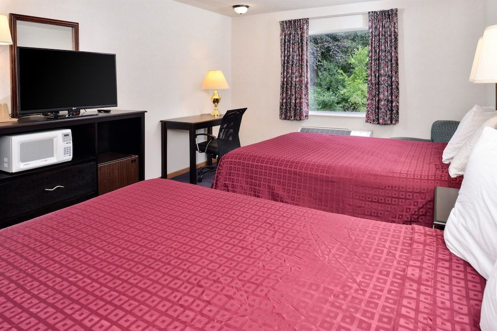 Americas Best Value Inn Knob Noster Room, 2 Queen Beds, Non Smoking 3