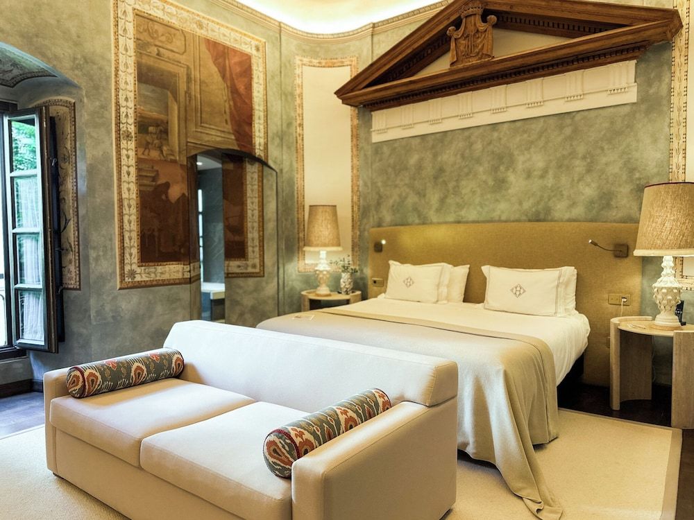 Hospes Palacio del Bailío, a Member of Design Hotels Junior Suite (Historic with soul)