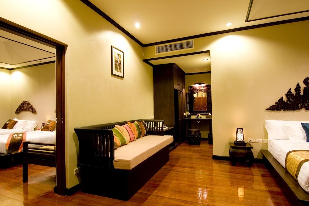 undefined Kanok Buri Resort 4