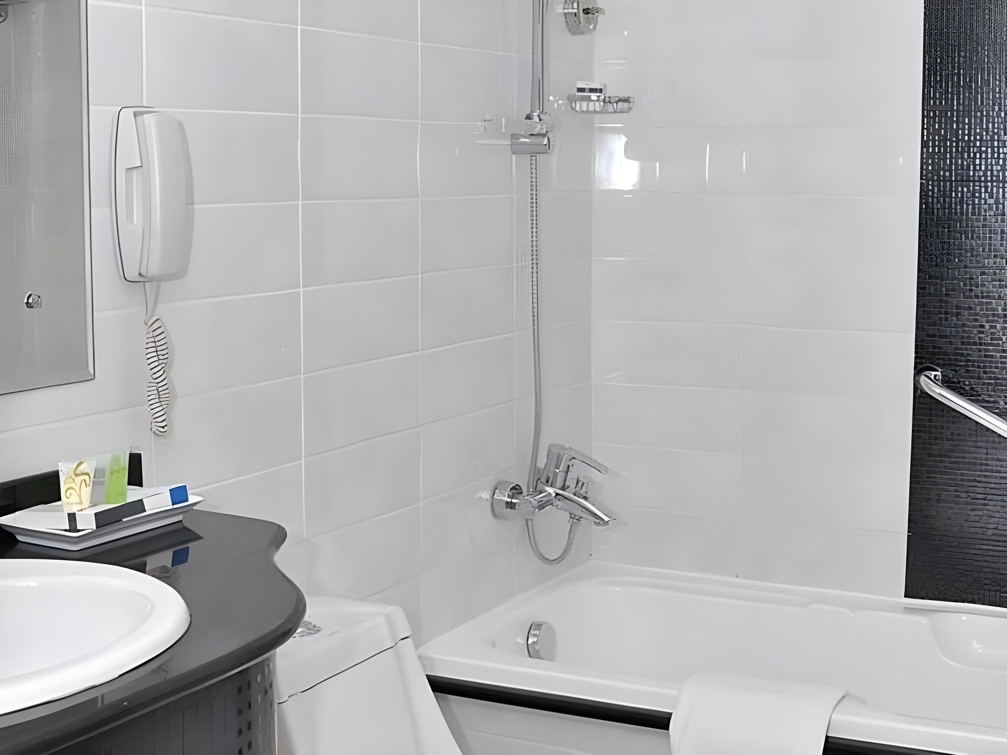 Phoenix Plaza Hotel Apartments Classic Studio King 2