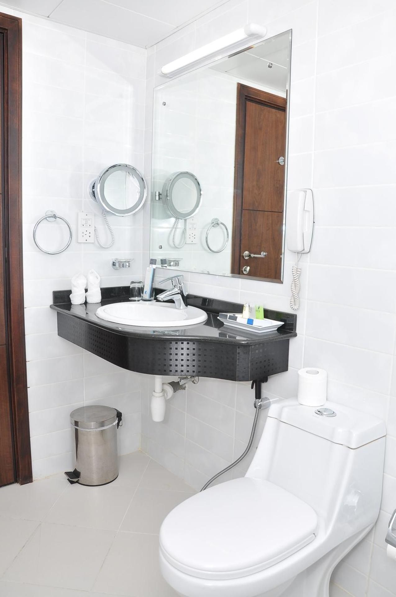 undefined Phoenix Plaza Hotel Apartments 5