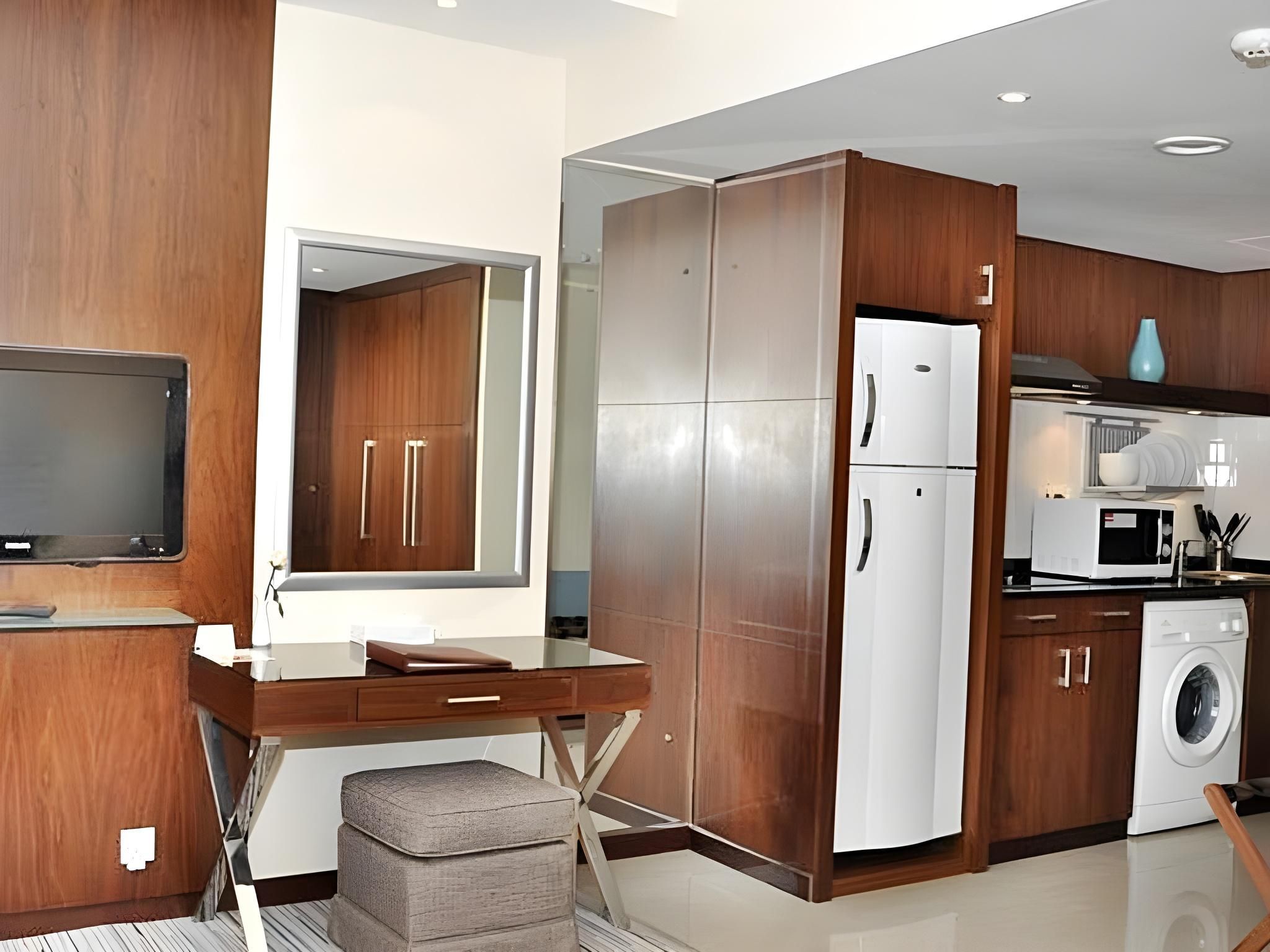 Phoenix Plaza Hotel Apartments Classic Studio King 3