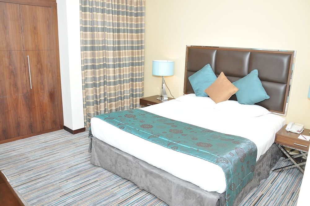 undefined Phoenix Plaza Hotel Apartments 8