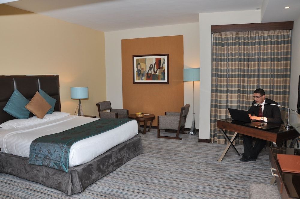 undefined Phoenix Plaza Hotel Apartments 7