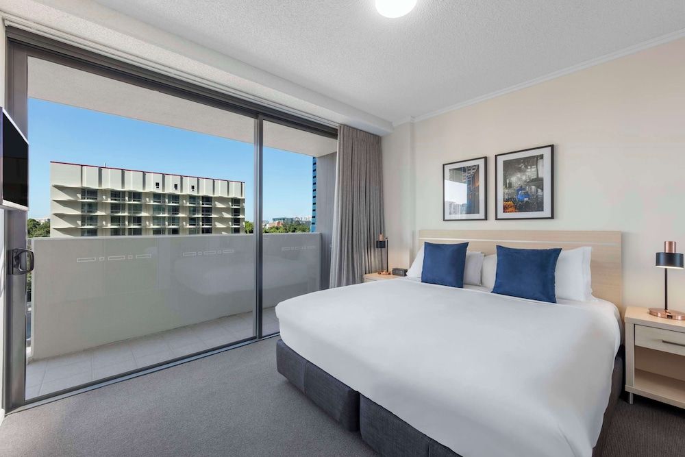 Oaks Brisbane on Margaret Suites Apartment, 2 Bedroom 2