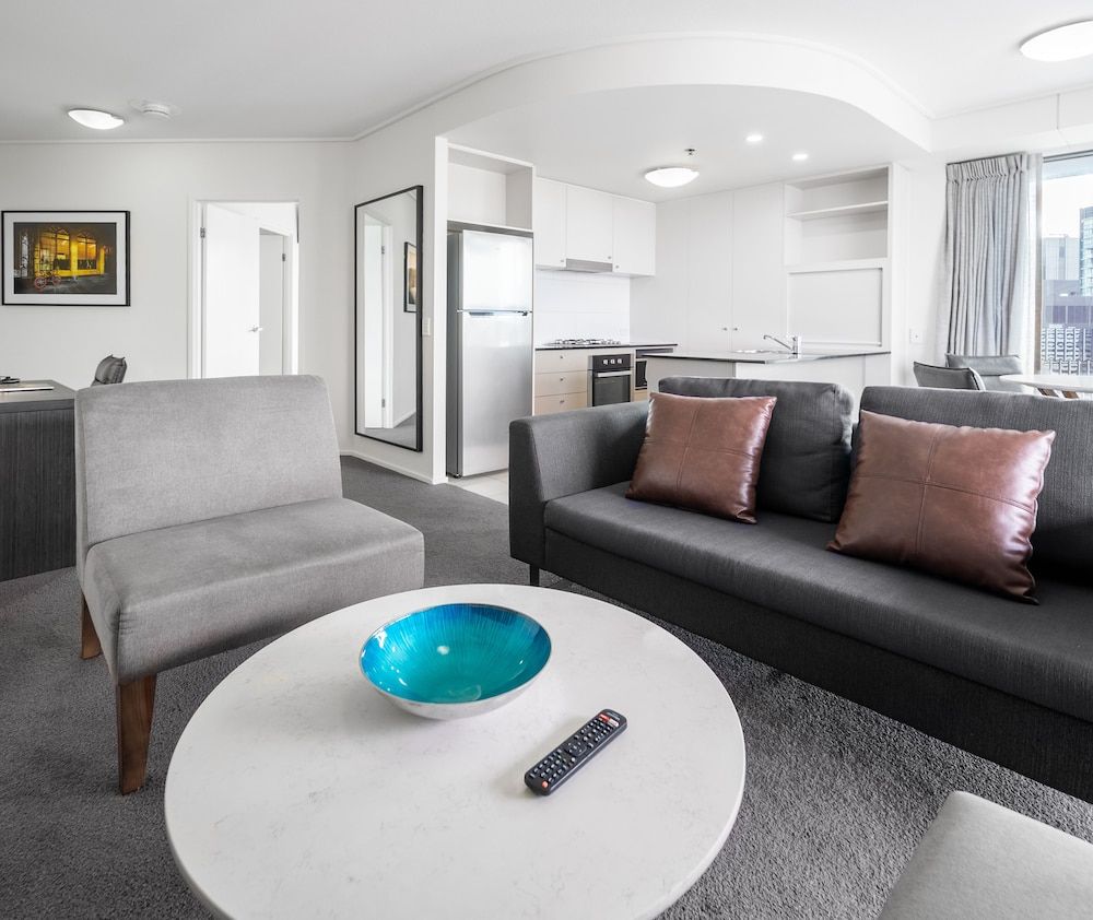 Oaks Brisbane on Felix Suites Apartment, 2 Bedrooms, River View (No Housekeeping) 3