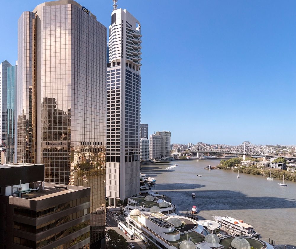 Oaks Brisbane on Felix Suites Apartment, 2 Bedrooms, River View (No Housekeeping) 4