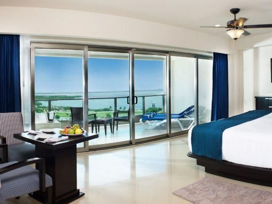 Sunset Suite One King Bed