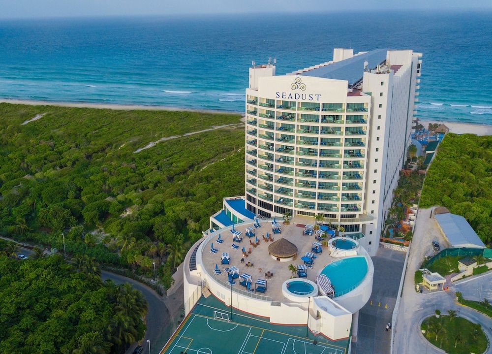 undefined Seadust Cancún All Inclusive Family Resort 10