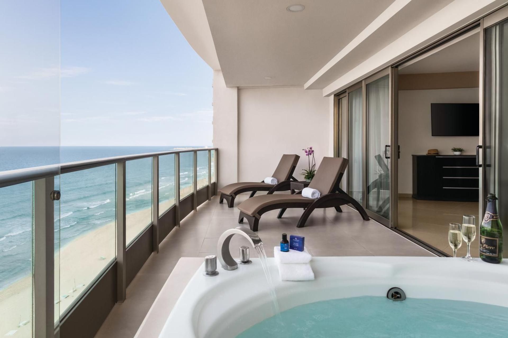 Ocean Front Suite Two Double Beds