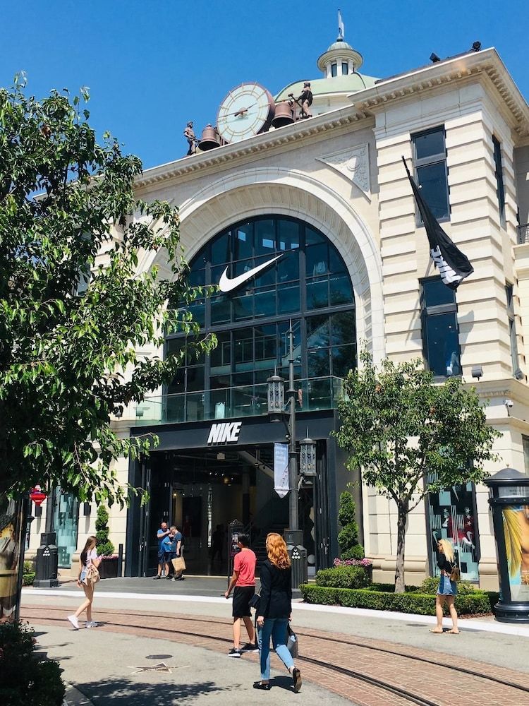 undefined Beverly Laurel Hotel at West Hollywood 4