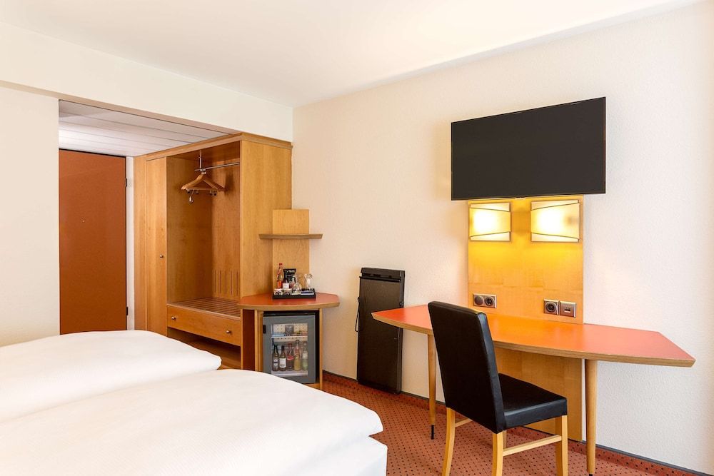 NH Berlin City Ost Standard Room 4