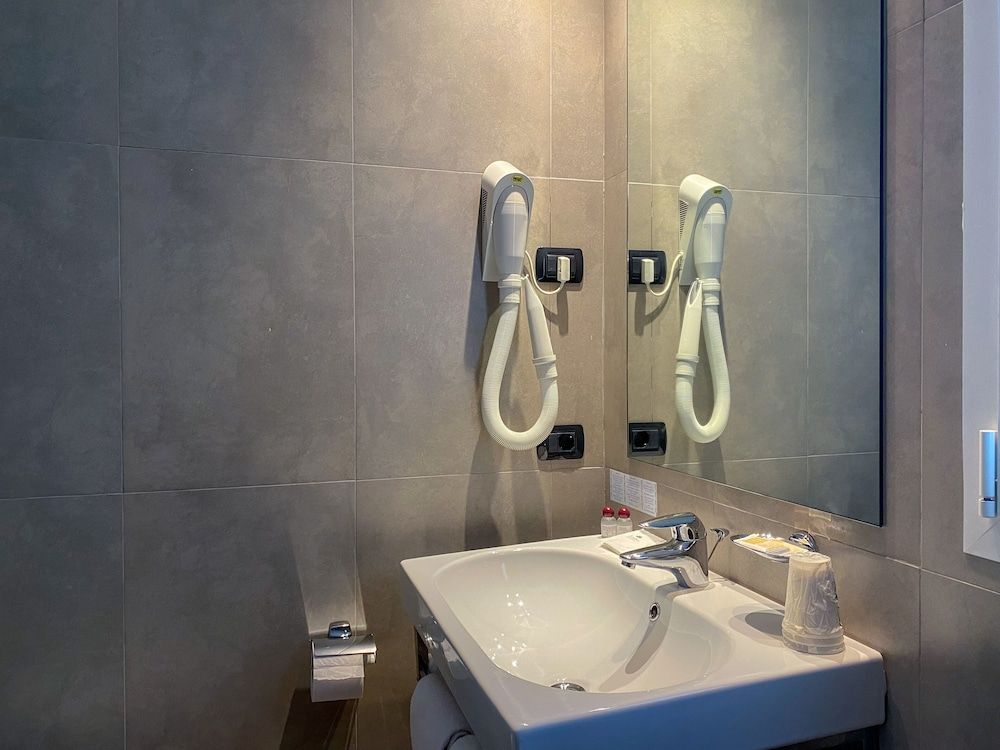 Hotel Mavino Economy Room 4