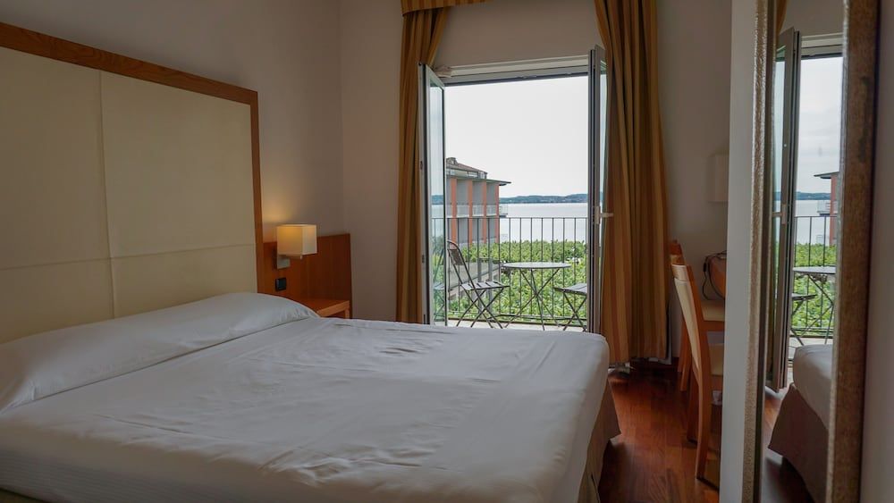 Hotel Mavino Superior Room 4