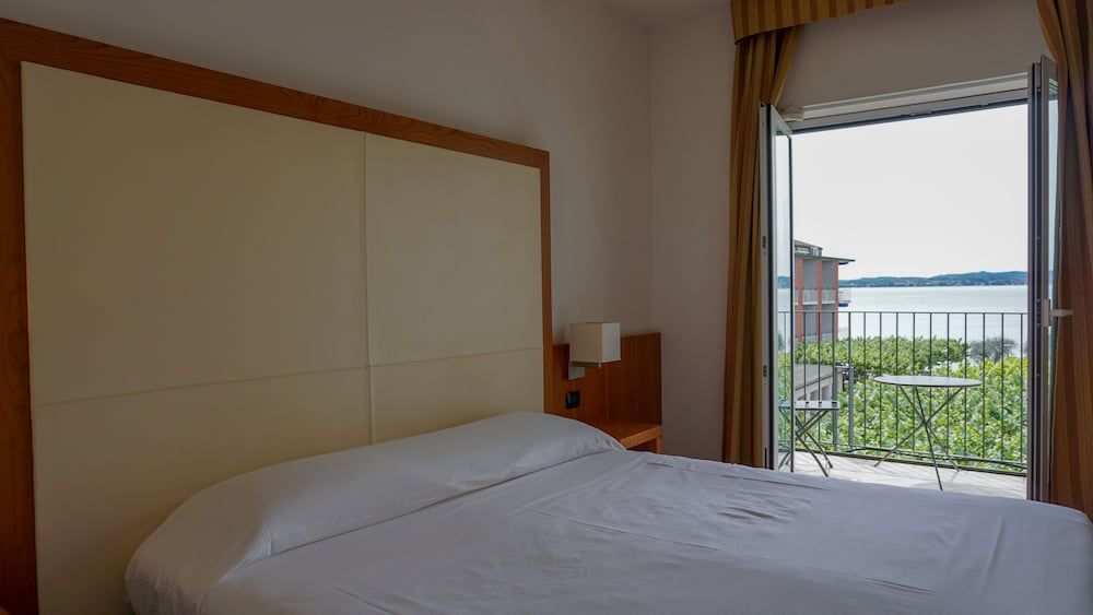 Hotel Mavino Superior Room 3