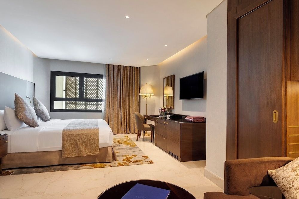 Junior one bedroom suite city view