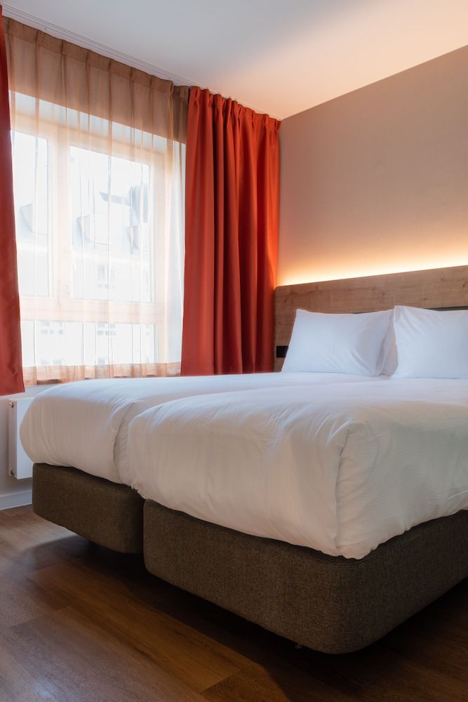 undefined Hilton Garden Inn Brussels City Centre 9