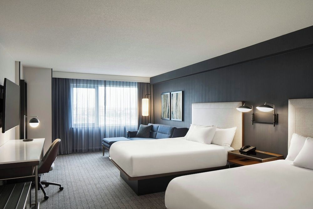 undefined Courtyard by Marriott Montreal Airport 10