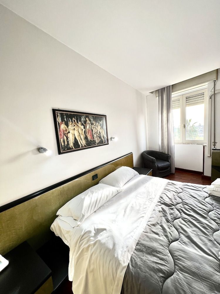 Hotel Como Quadruple Room 10