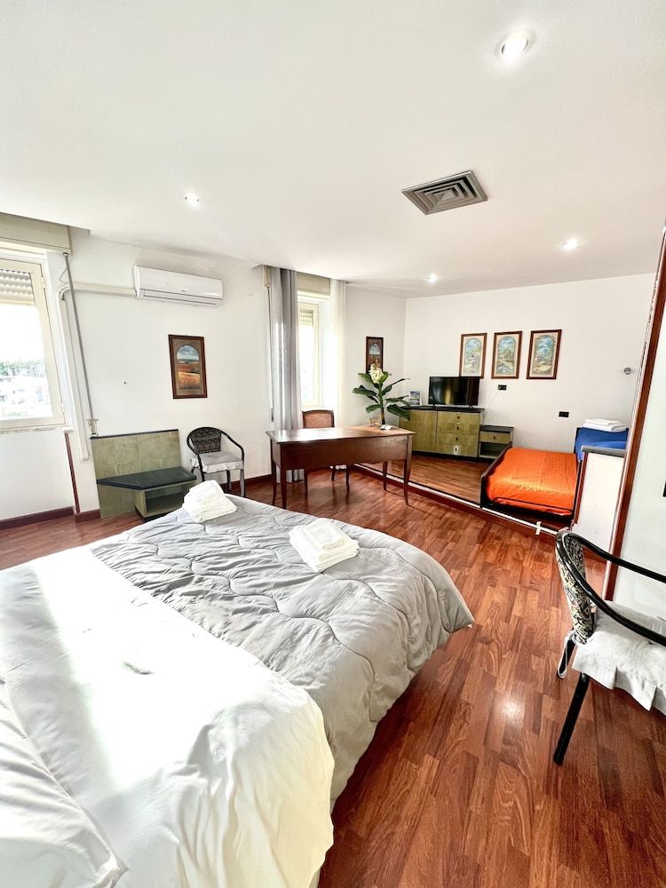 Hotel Como Quadruple Room 7