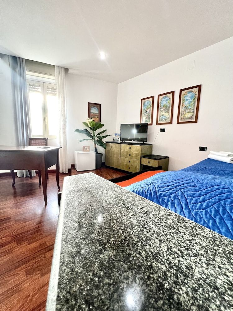 Hotel Como Quadruple Room 6