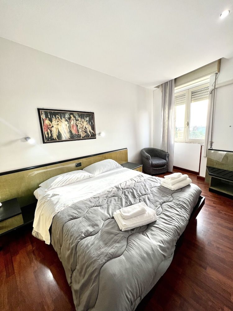 Hotel Como Quadruple Room 9