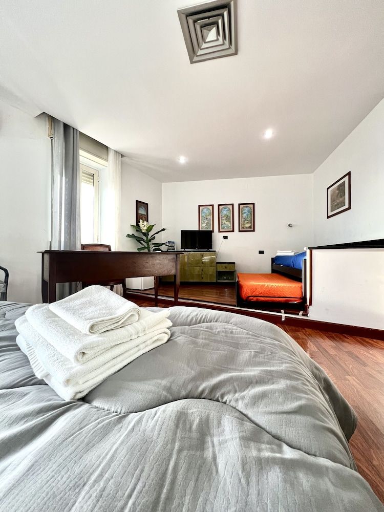 Hotel Como Quadruple Room 5