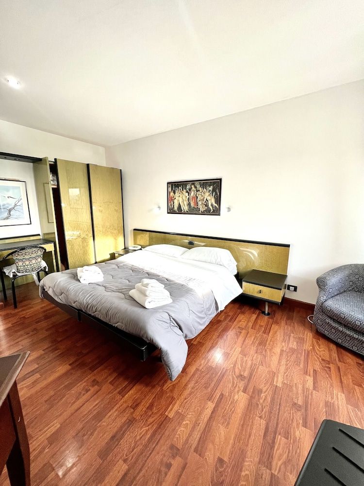 Hotel Como Quadruple Room