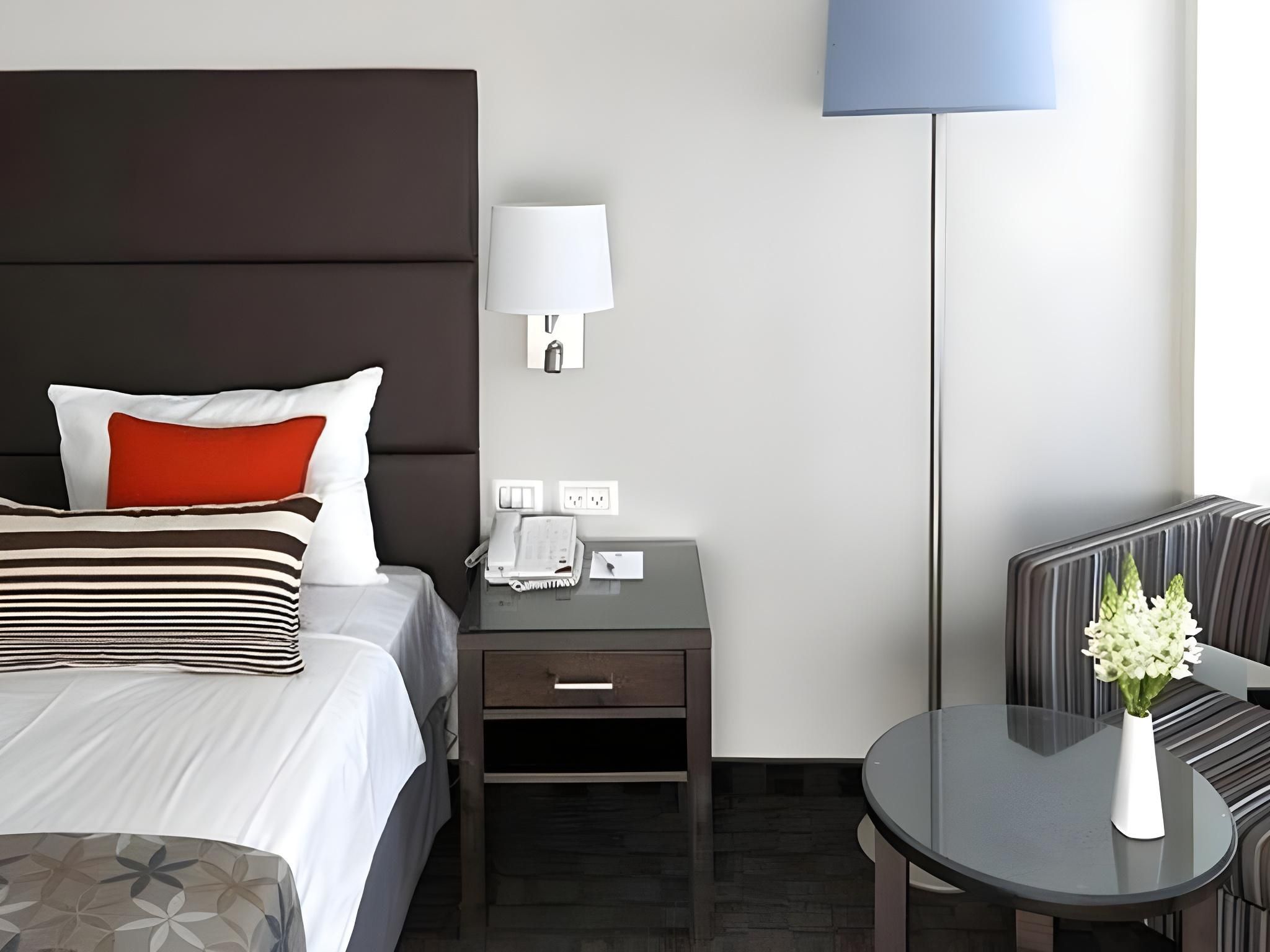 undefined Metropolitan Hotel