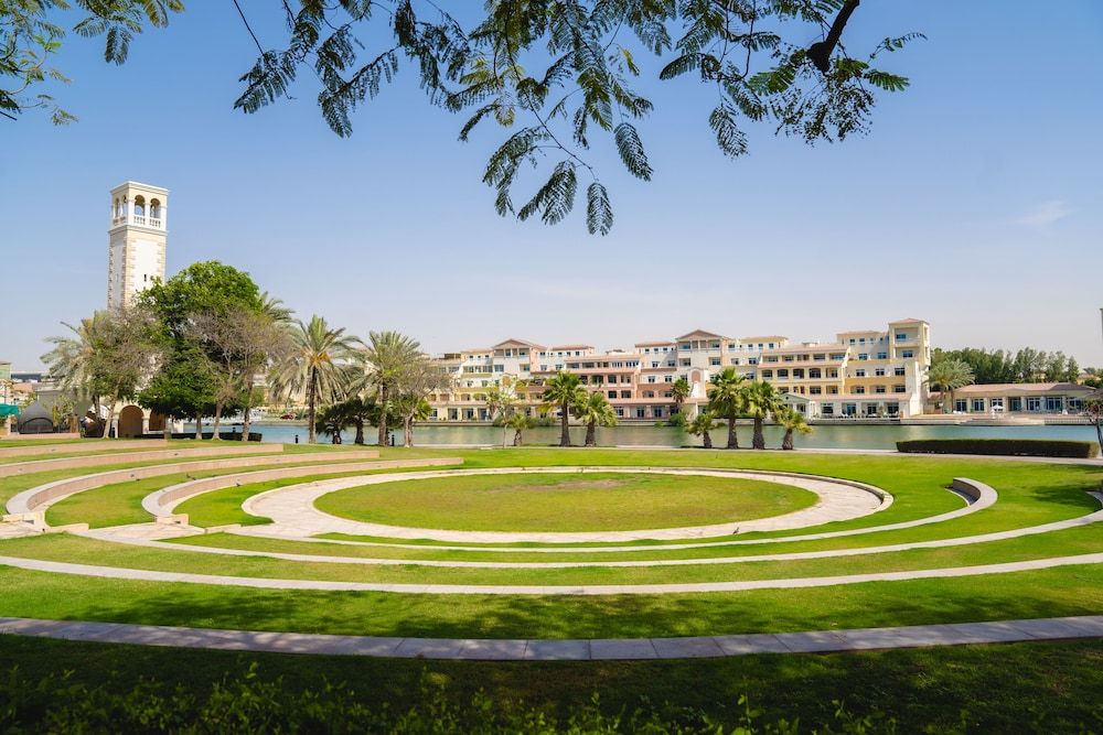 undefined Millennium Lakeview Residence 8