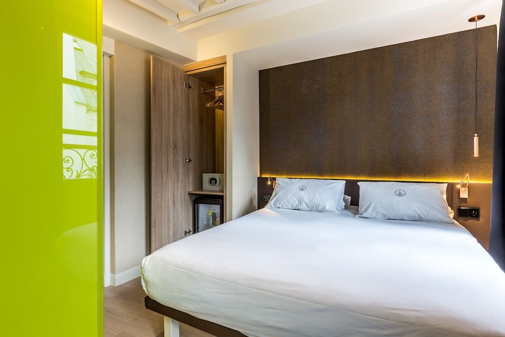 Hotel de Lille Executive Double Room 3