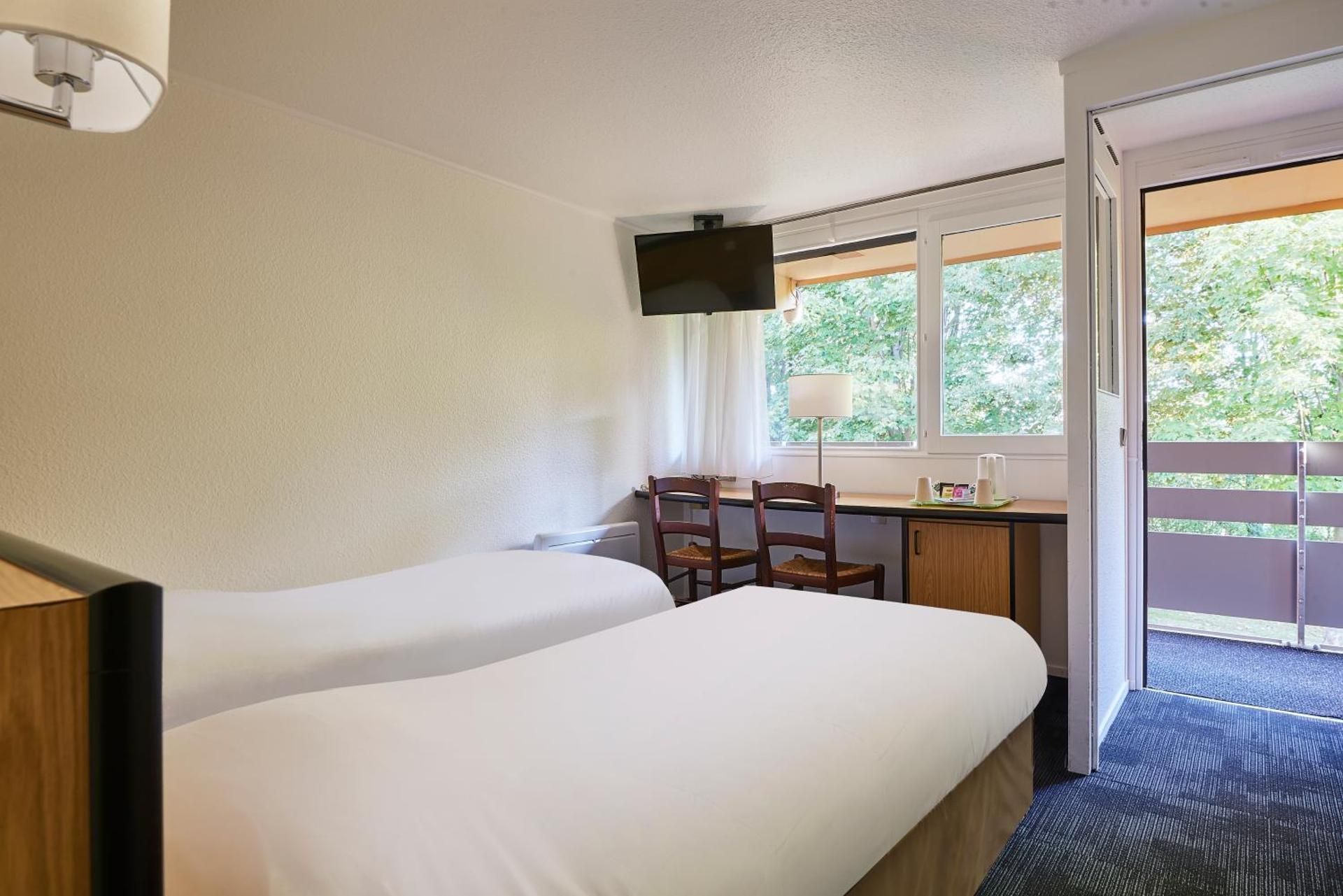 2 Single Beds