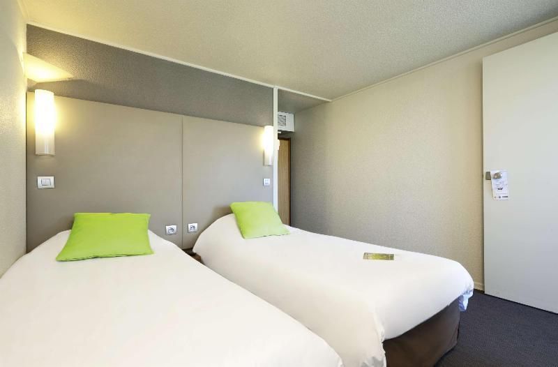Standard Room 2 Single Beds Room