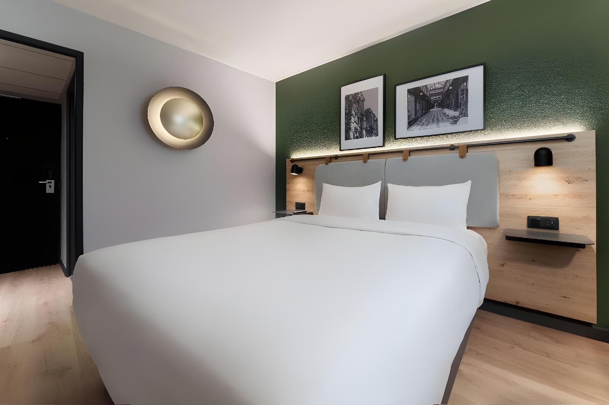 Standard Room - 1 Double Bed