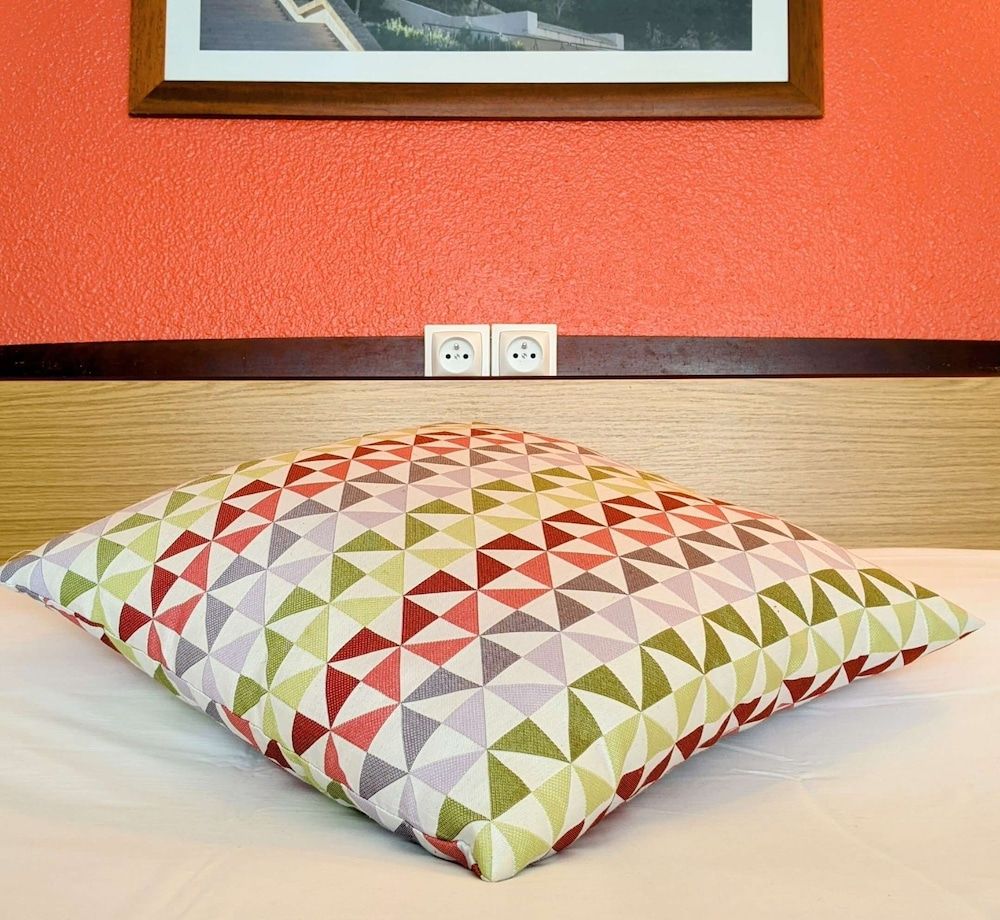 Campanile Salon De Provence Standard Room, 1 Double Bed (1 Junior Bed up to 10 years) 3