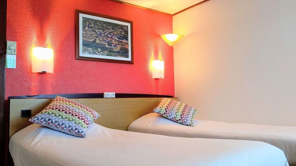 Campanile Salon De Provence Standard Room, 2 Twin Beds (1 Junior Bed up to 10 years)