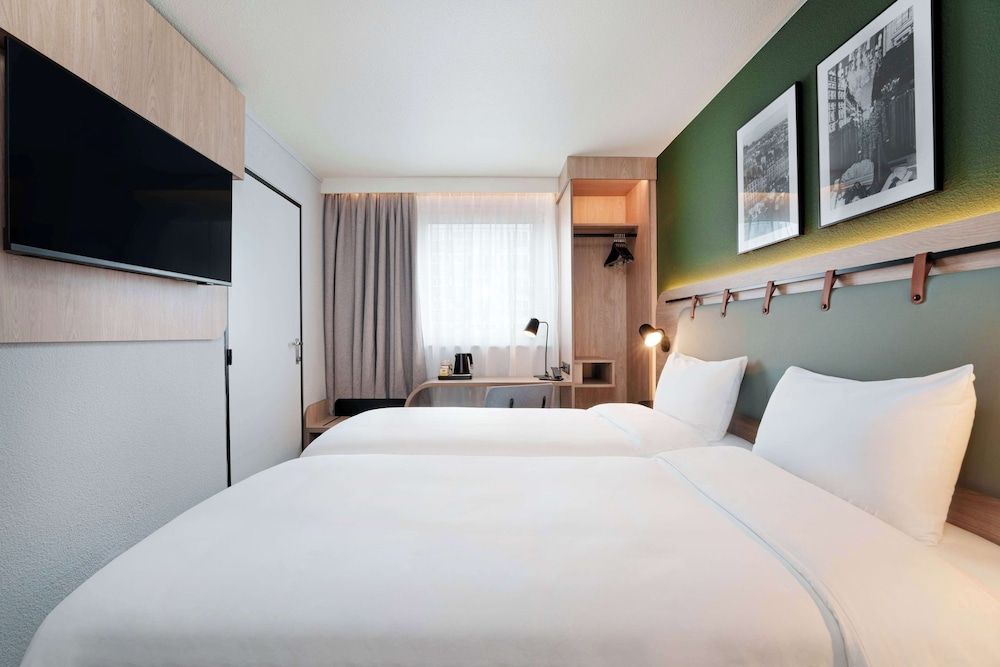 Campanile Paris Est - Pantin Standard Room, Multiple Beds 13