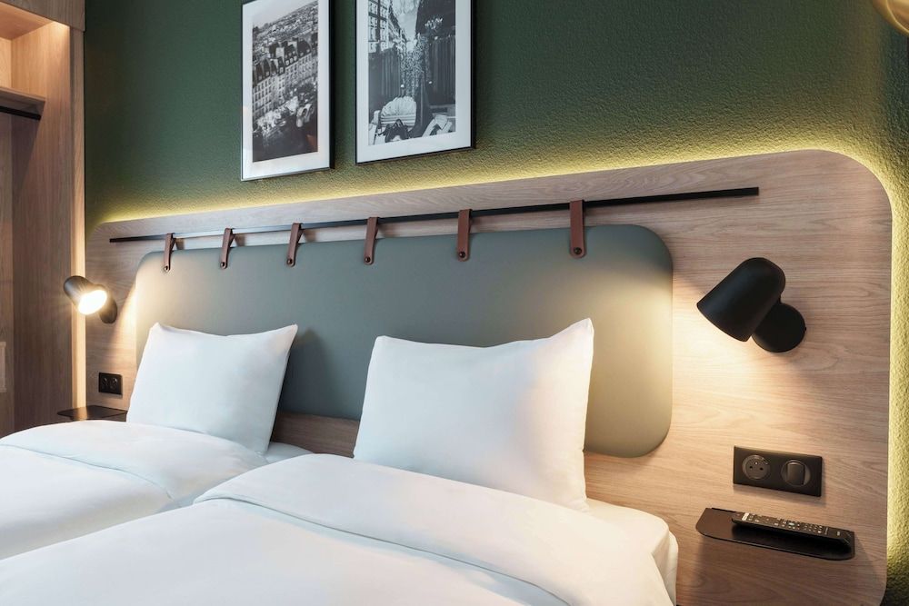 Campanile Paris Est - Pantin Standard Room, Multiple Beds 12