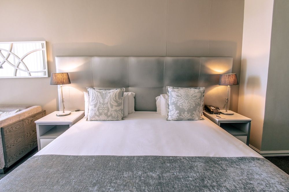 Lagoon Beach Hotel & Spa Partial Sea Facing King or Twin Room 5