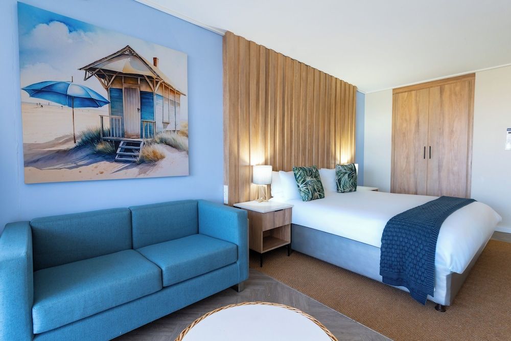 Lagoon Beach Hotel & Spa Partial Sea Facing King or Twin Room 4
