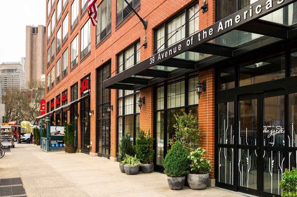 undefined Hilton Garden Inn New York/Tribeca 2