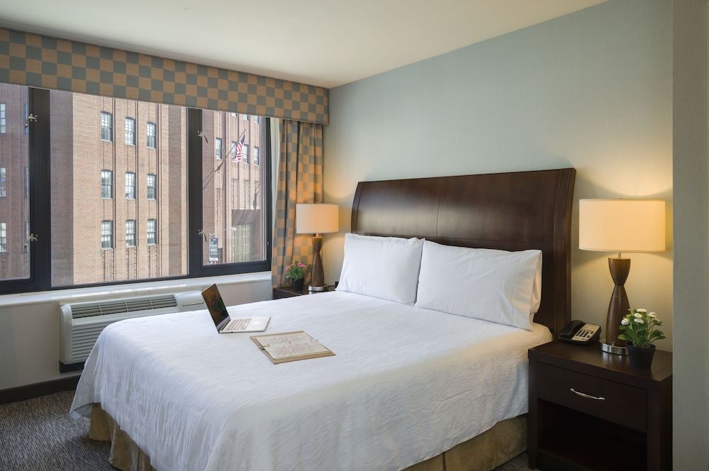 Hilton Garden Inn New York/Tribeca Room, 1 King Bed